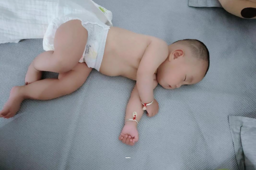 安徽宝宝胳膊上起红疙瘩 安徽宝宝胳膊上起红疙瘩